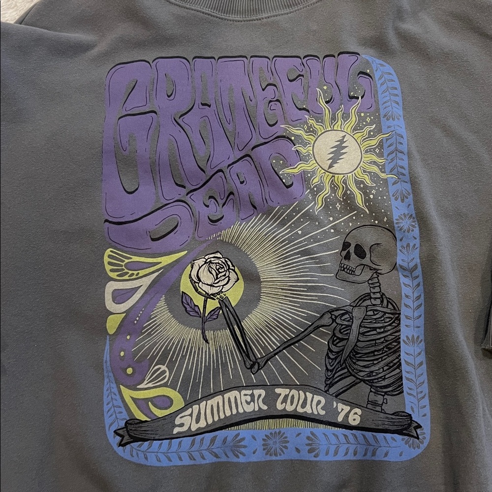 Grateful Dead Gray Crewneck sweatshirt Vintage Sunburst Design Small AEO - Picture 2 of 7